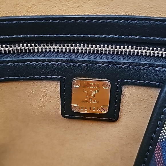 AUTH MCM TOTE - Picture 4 of 7